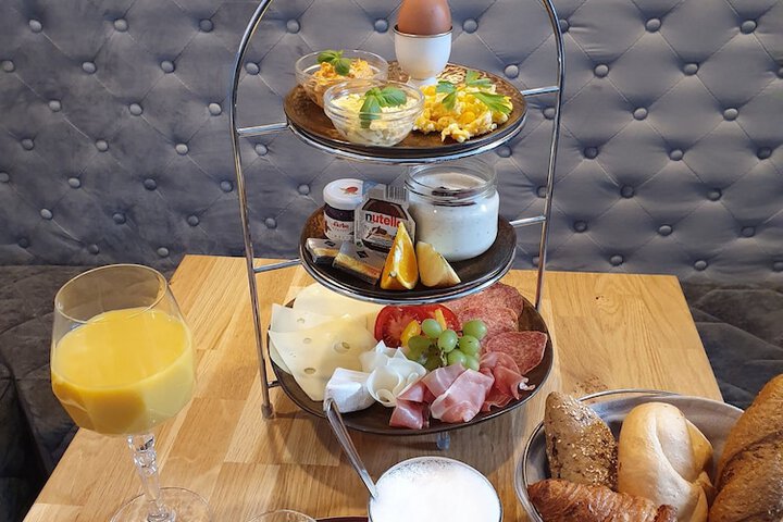 Breakfast/Coffee Service 91 of 94