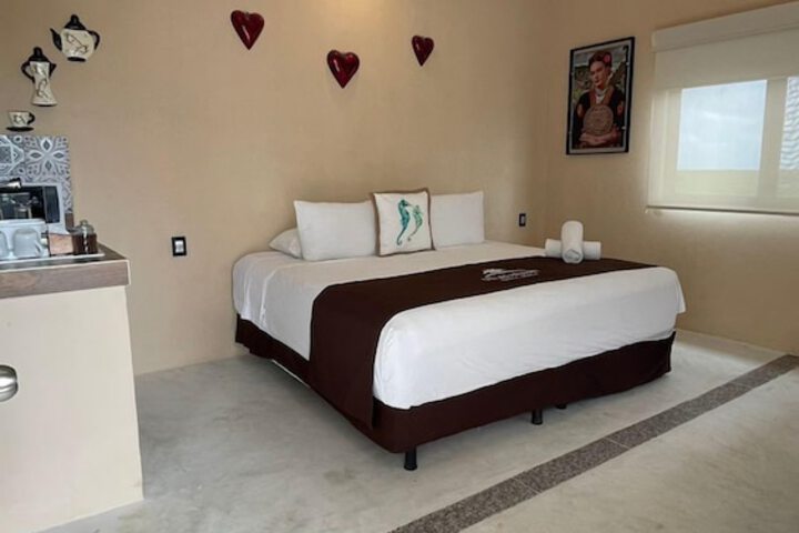 Room 4 of 145