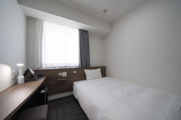 Room 9 of 26