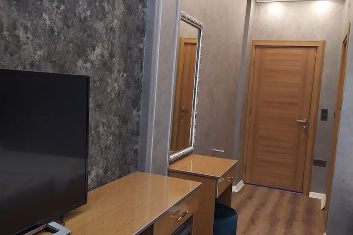 Room 44 of 111