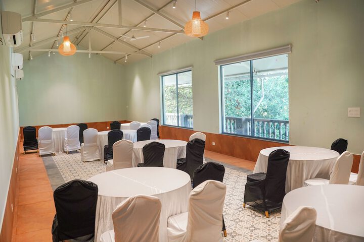 Business Center 76 of 116