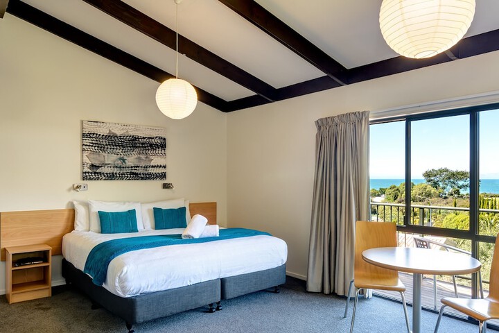 Room 2 of 48