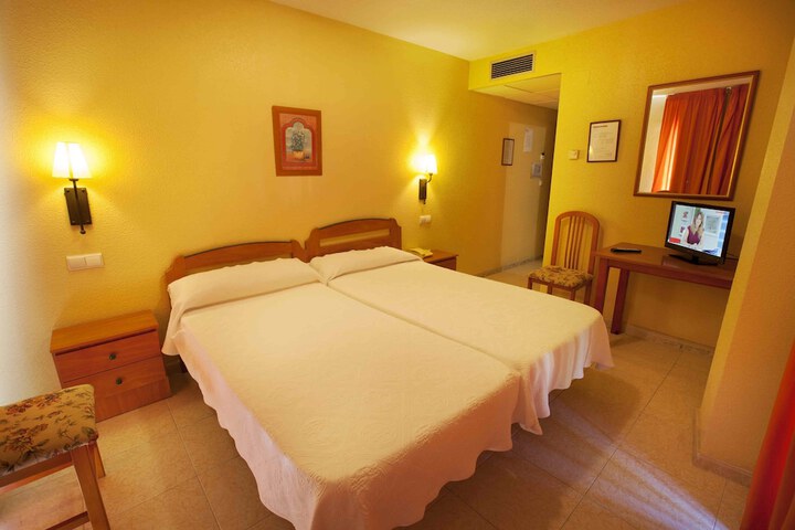 Room 3 of 7