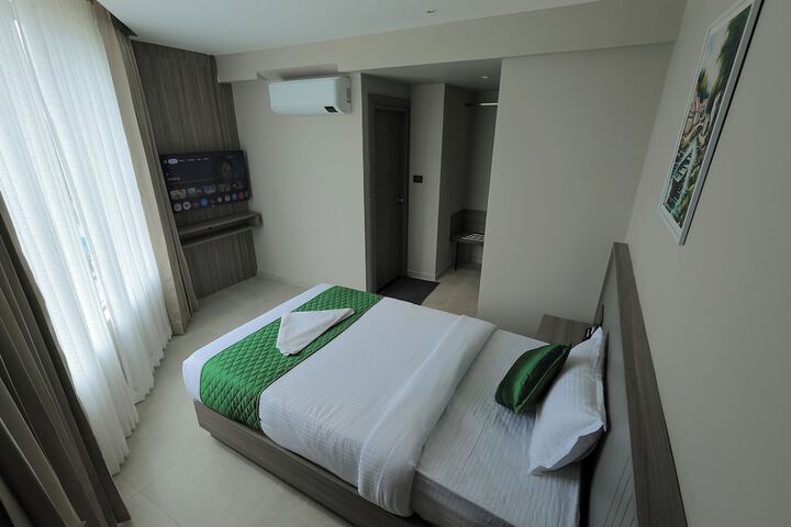 Room 12 of 40