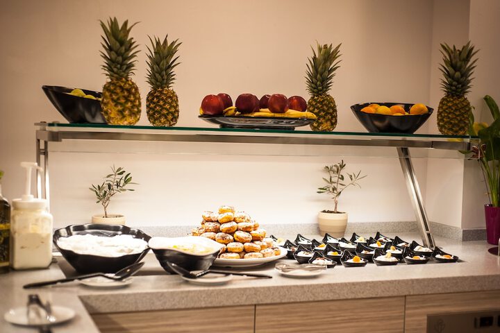 Breakfast/Coffee Service 75 of 101