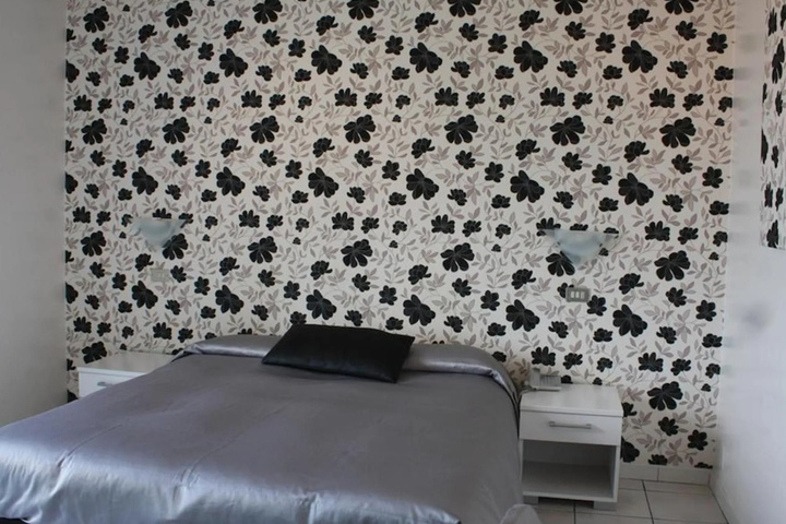 Room 2 of 12