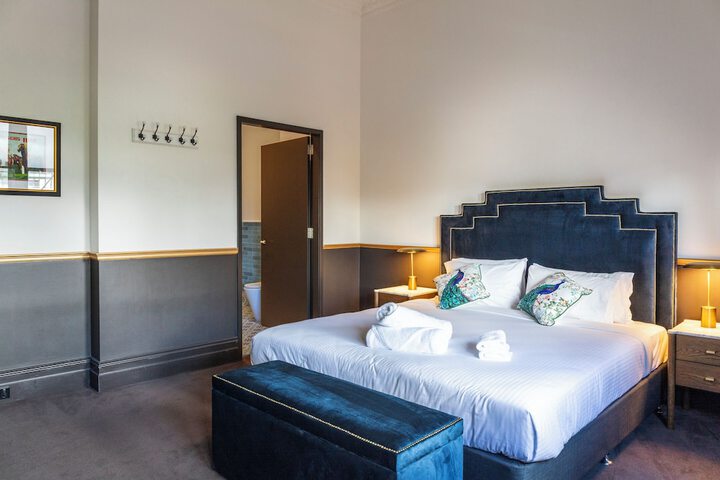 Room 16 of 24