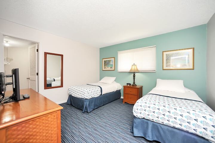 Room 2 of 35