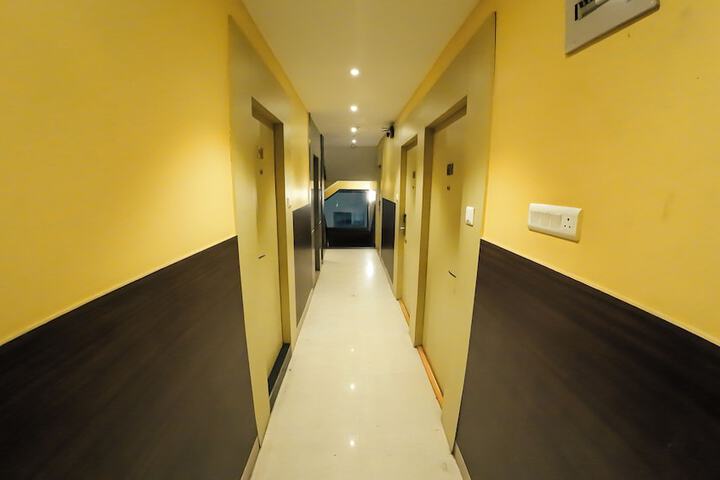 Ballroom/Hall 154 of 161