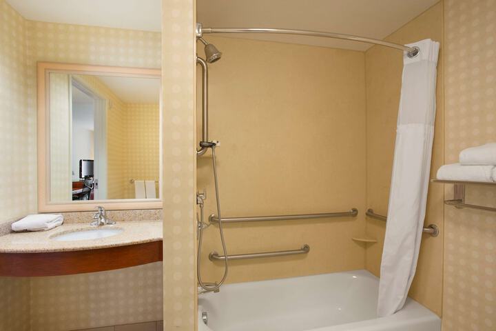 Room 13 of 25