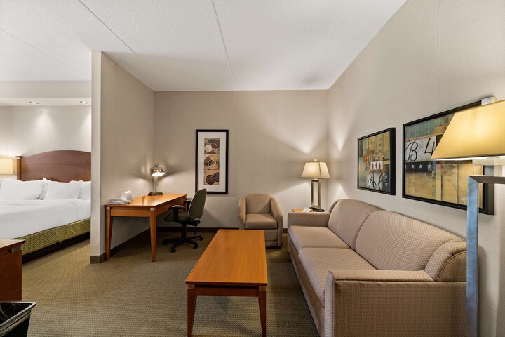 Room 30 of 65