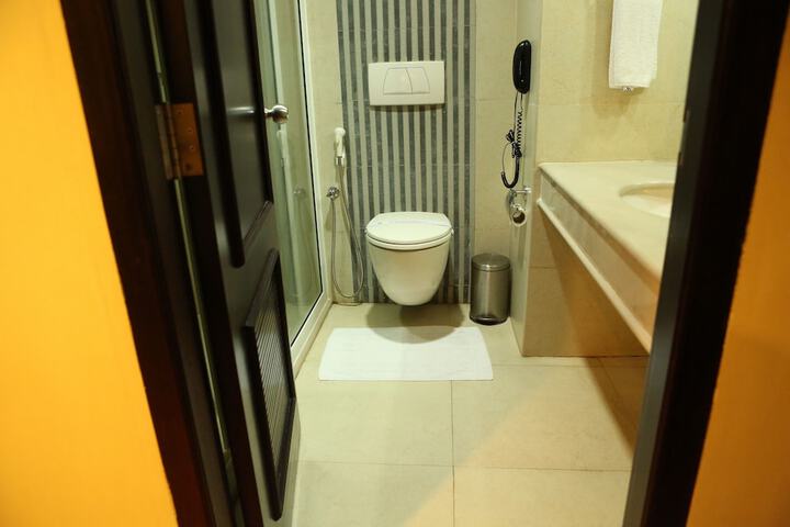 Room 15 of 38