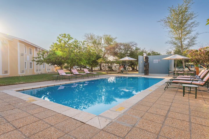 Pool Hotel