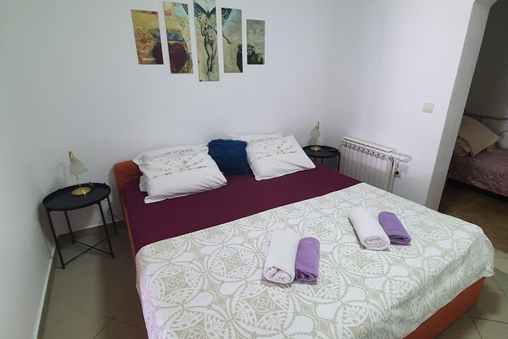 Room 6 of 38