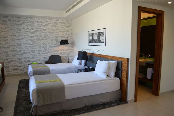 Room 6 of 31