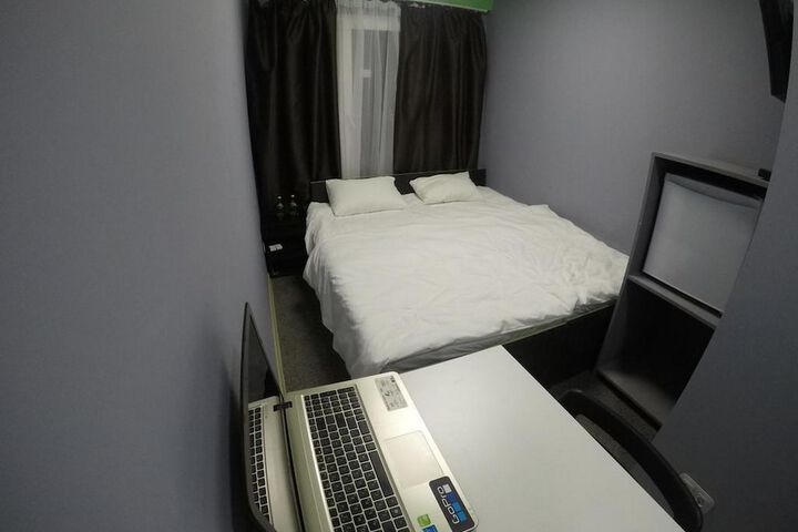 Room 6 of 11
