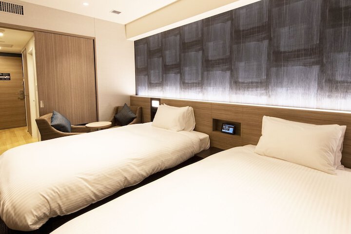 Room 5 of 40