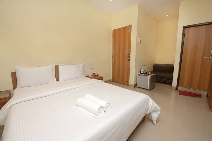 Room 3 of 34