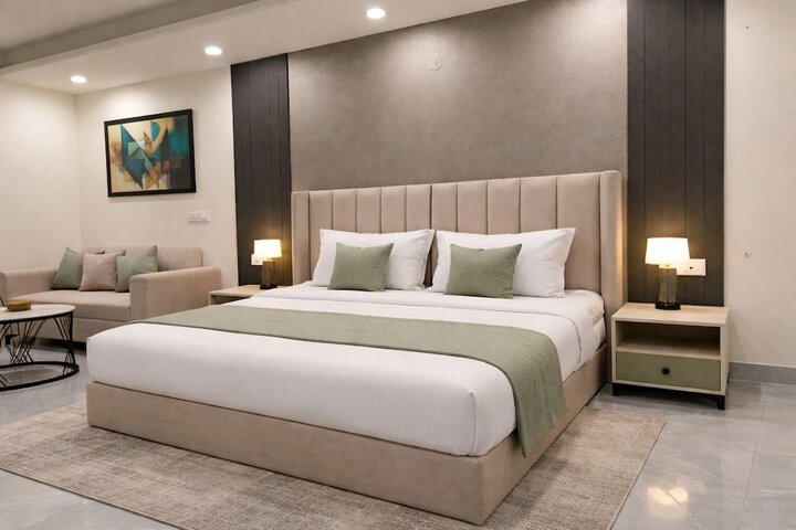 Room 7 of 19