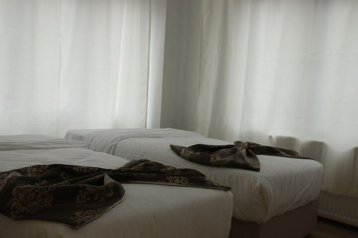 Room 5 of 25