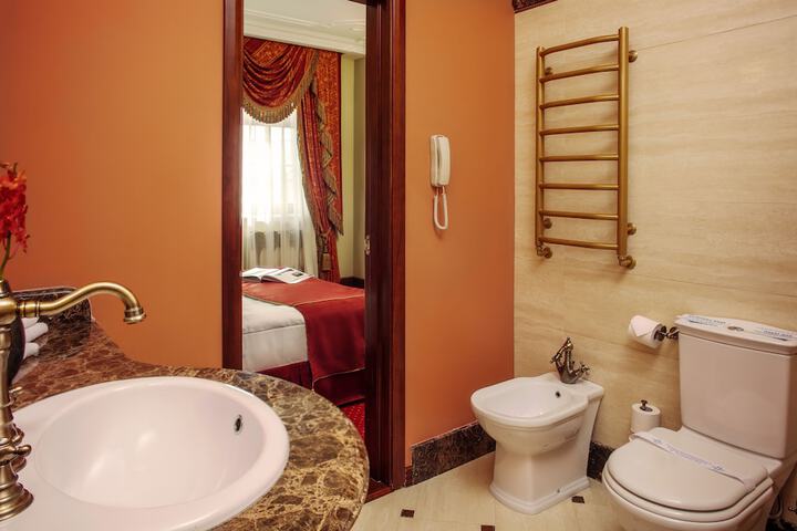 Room 18 of 31