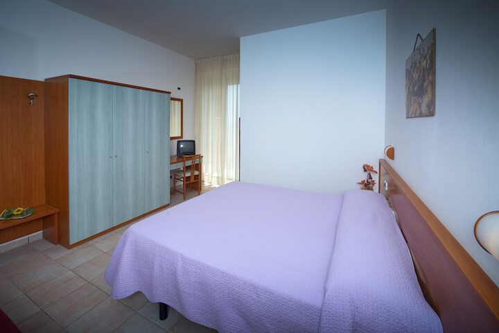 Room 4 of 26