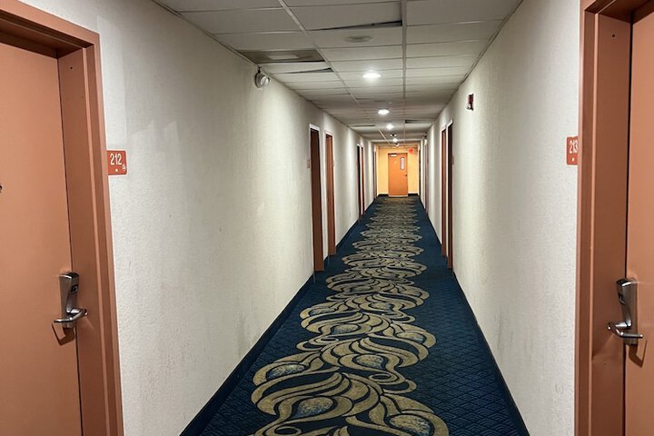 Ballroom/Hall 21 of 24