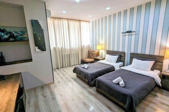 Room 9 of 38