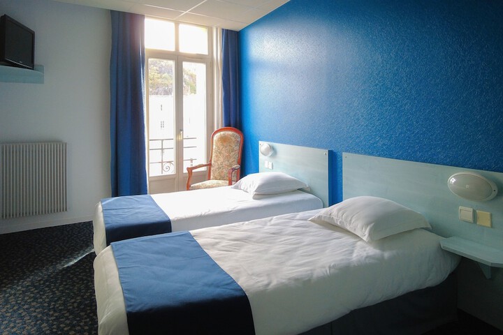 Room 2 of 17