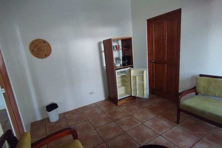 Room 25 of 83
