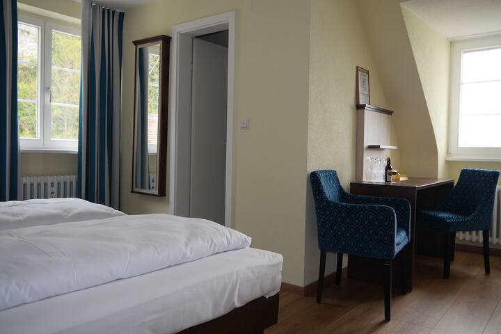 Room 10 of 41