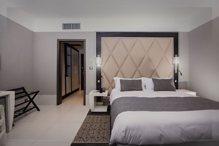 Room 21 of 53