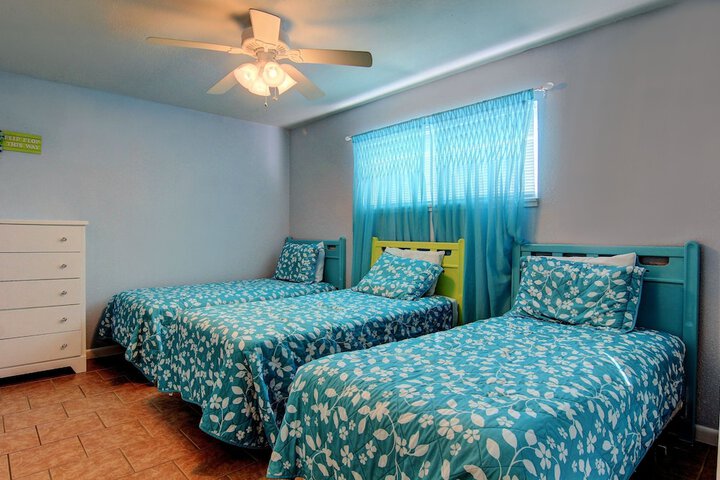 Room 5 of 40