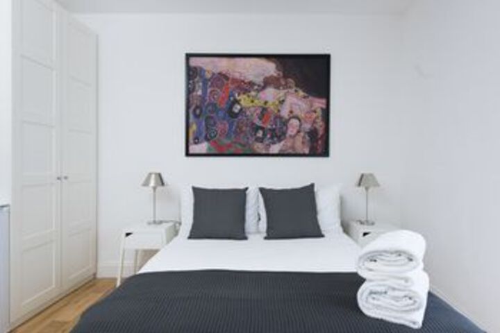 Room 8 of 19