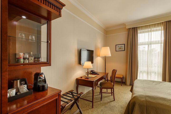 Room 26 of 108