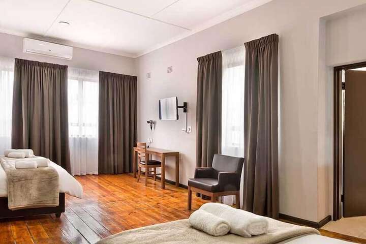 Room 18 of 34