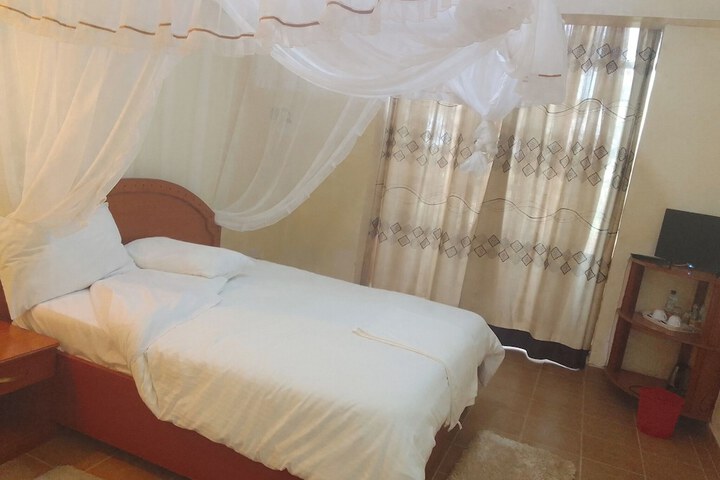 Room 10 of 60