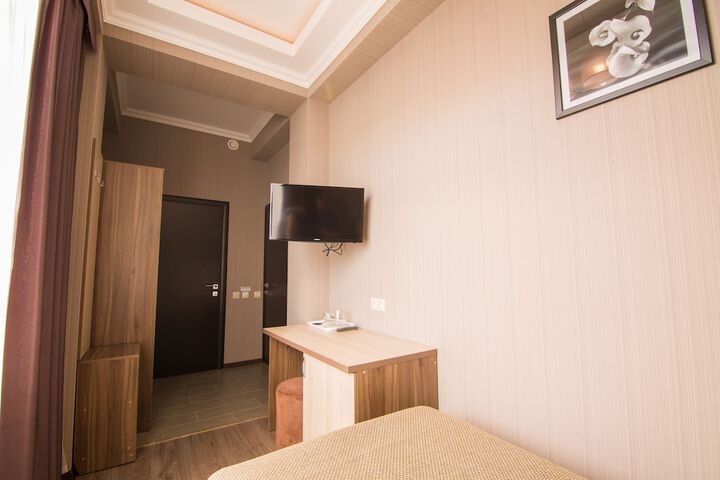 Room 7 of 67