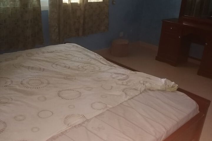 Room 2 of 35