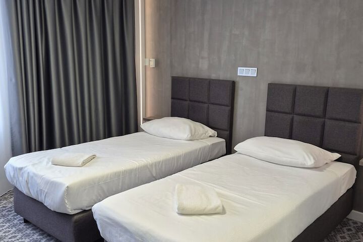 Room 15 of 51