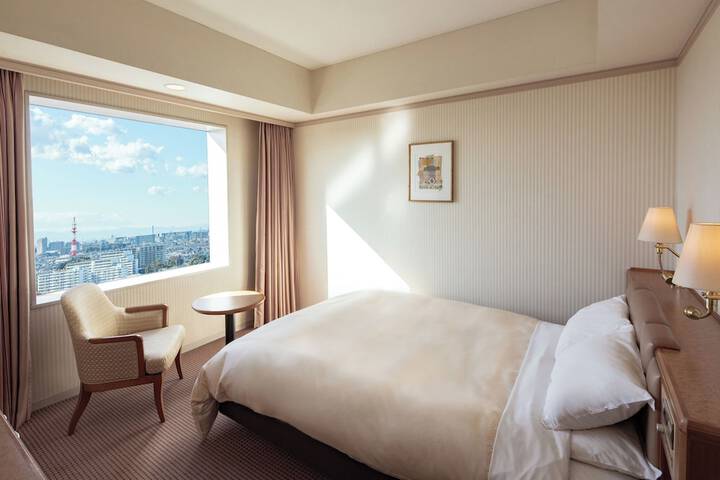 Room 8 of 25