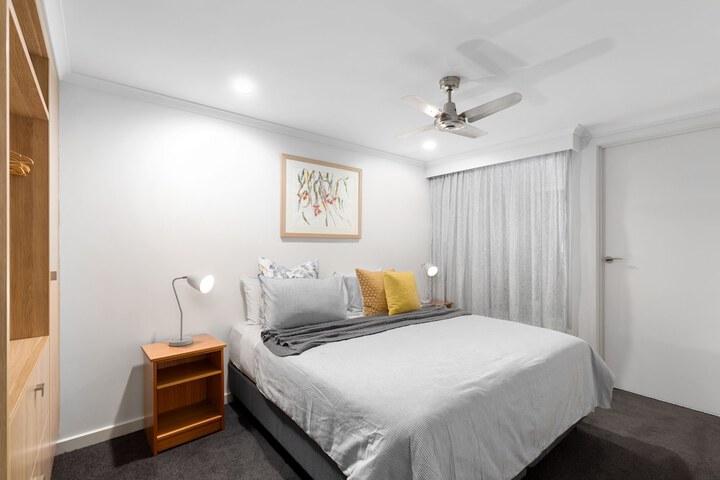 Room 5 of 17