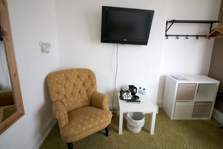 Room 4 of 52
