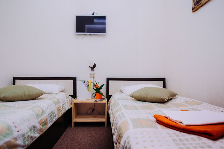 Room 10 of 19