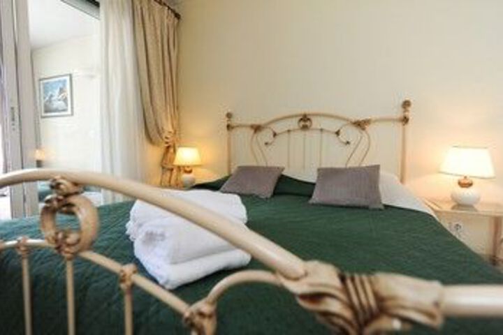 Room 8 of 31
