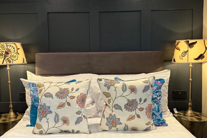 Room 13 of 32