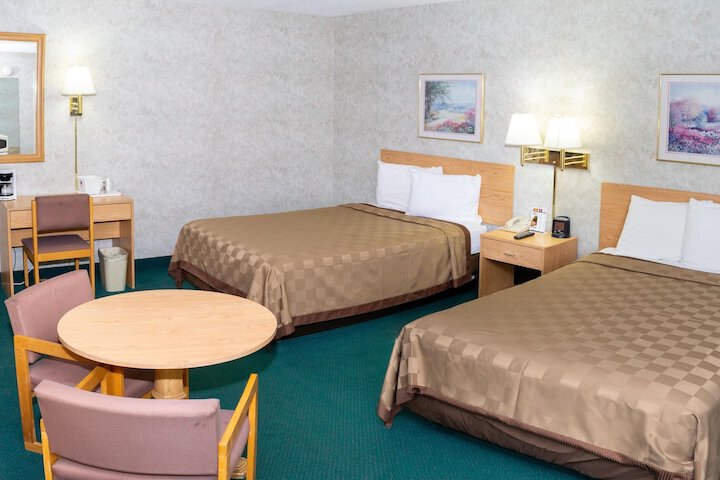 Room 7 of 10