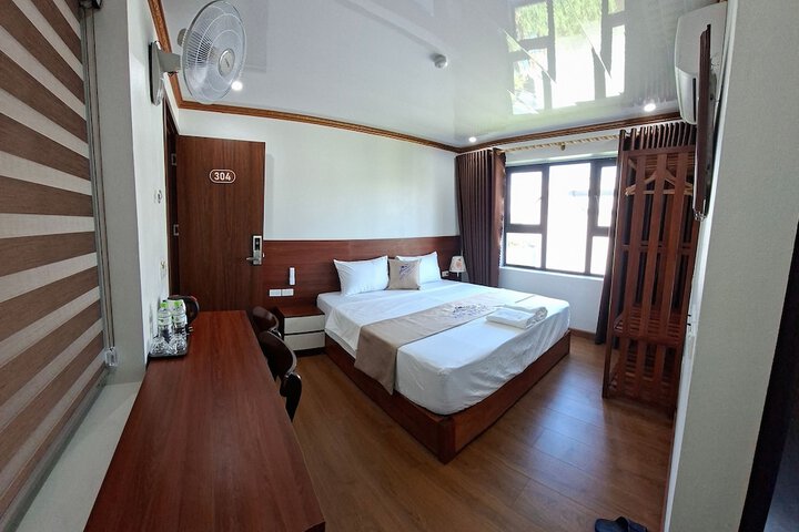 Room 9 of 29