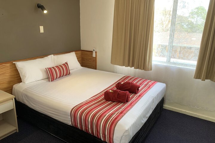 Room 11 of 28