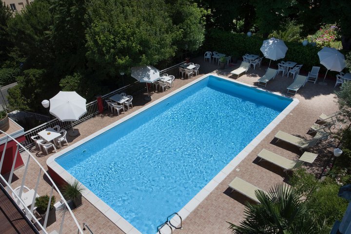 Pools & Facilities